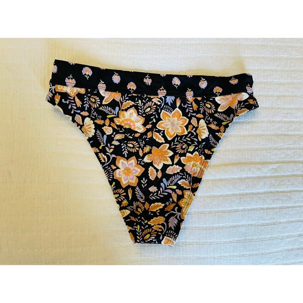 Billabong Hide Away Hippie Maui Rider Swim Bottoms. S. Cheeky. High Thigh. - Picture 4 of 6